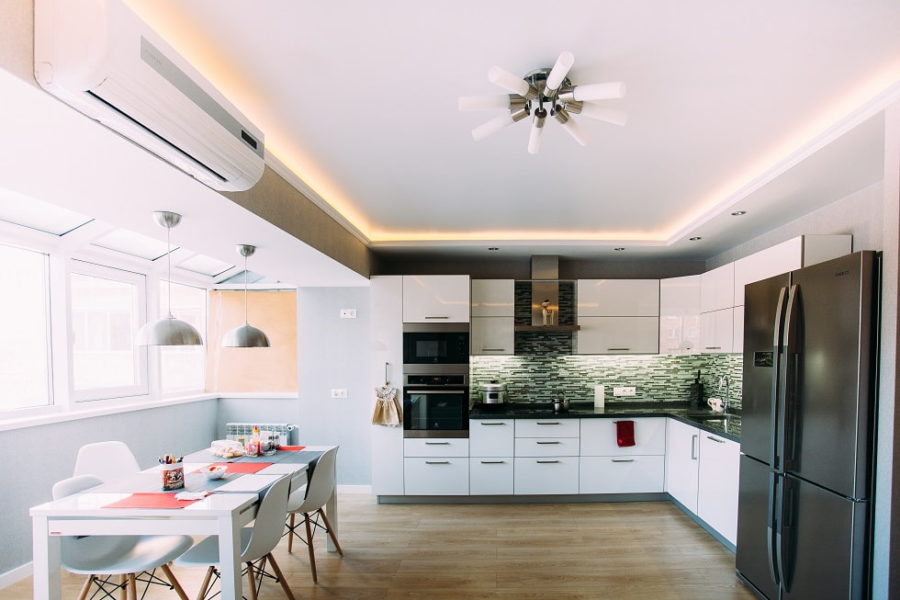 Натяжной потолок для кухни — руководство по выбору